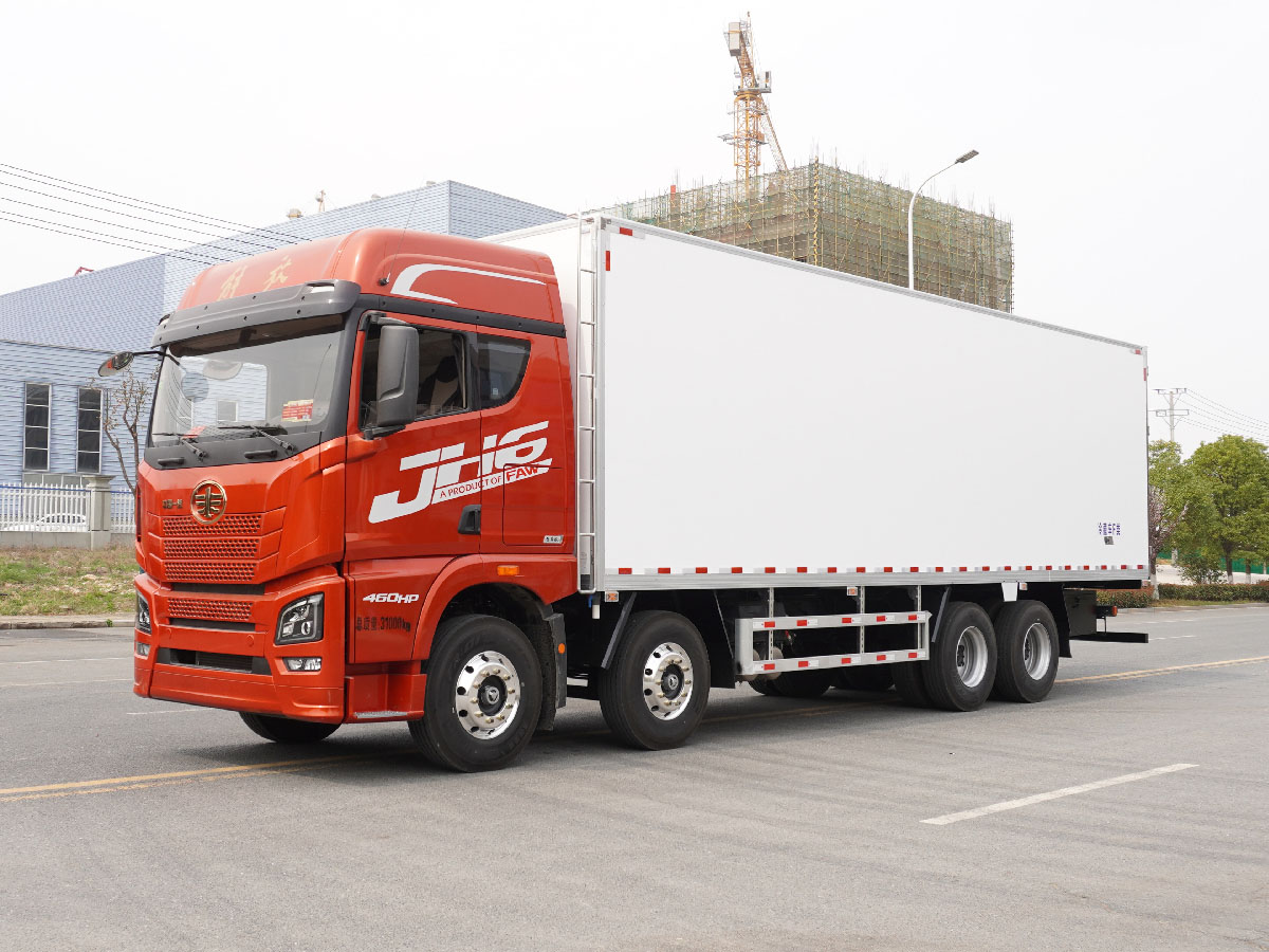 解放前四后八冷藏車(chē)（9.6米）