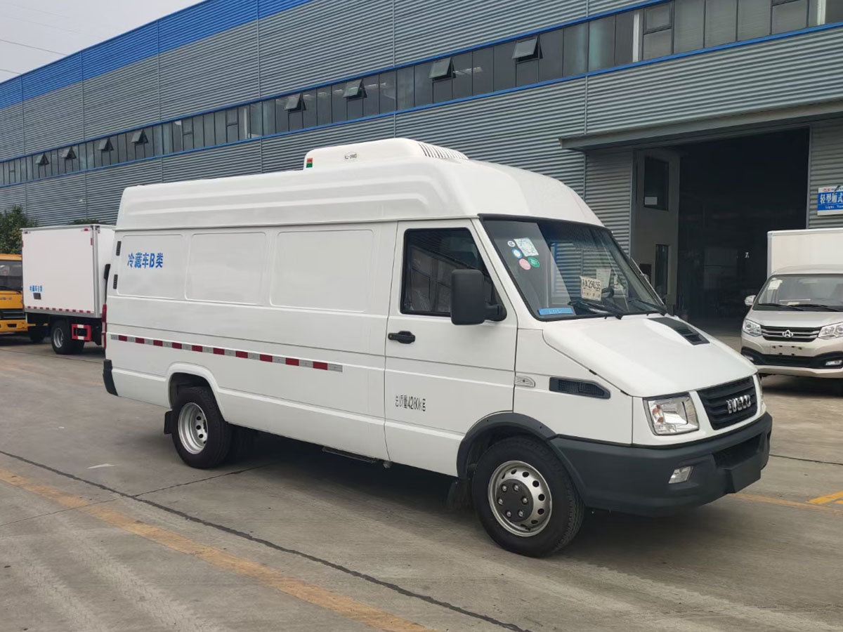 依維柯長(zhǎng)軸冷藏車（8.5方）